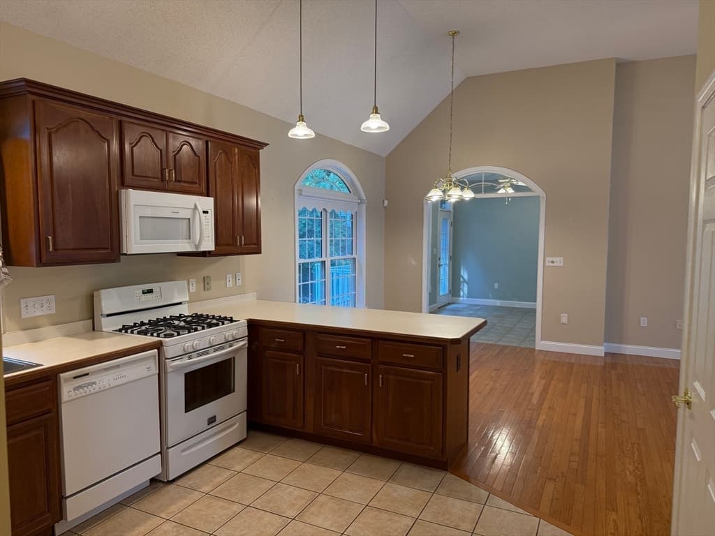 40 Holly Ln # 40, Dracut MA 01826 photo 13