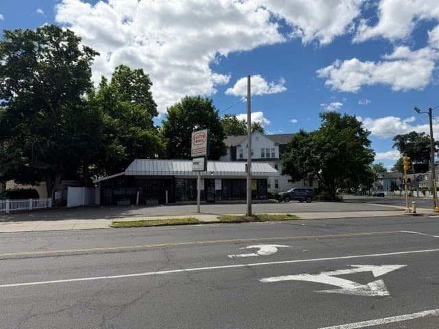 477 Page Blvd, Springfield MA 01104
