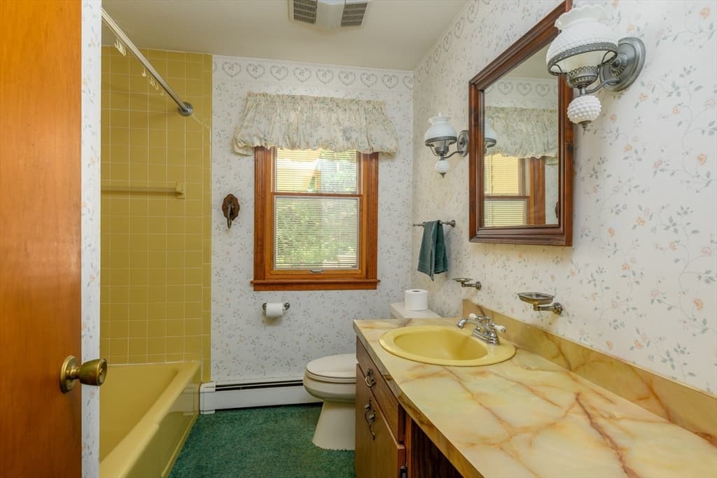 604 Quinapoxet St, Holden MA 01520 photo 13
