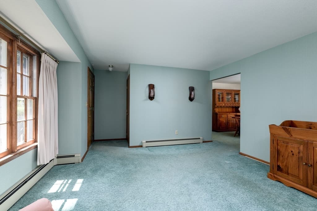 604 Quinapoxet St, Holden MA 01520 photo 9