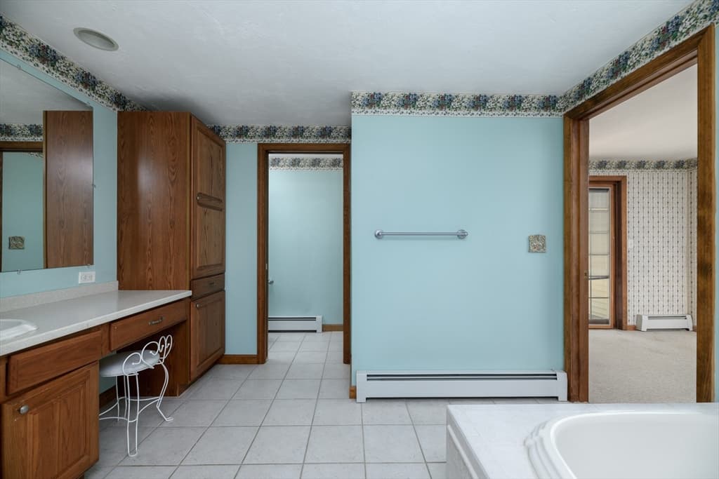 604 Quinapoxet St, Holden MA 01520 photo 19