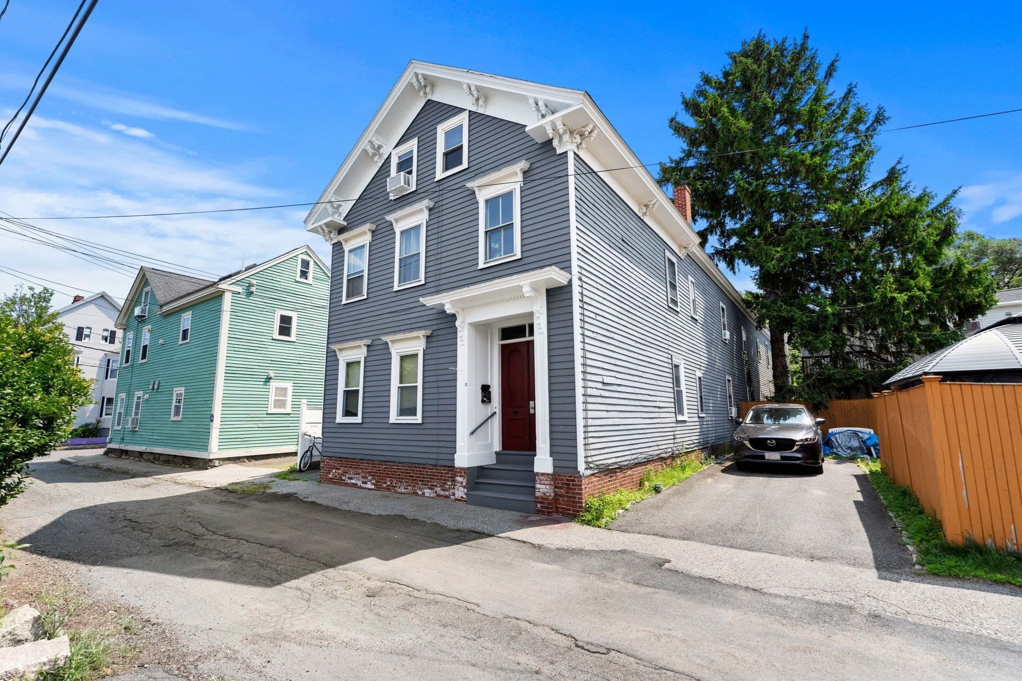 4 Family at 8 Saunders St, Salem MA 01970, Salem, photo 2 of 41