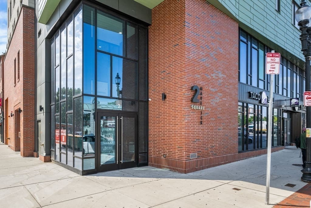 Condominium at 2-10 Maverick Sq, Boston MA 02128, Boston, photo 24 of 27