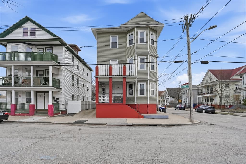 38 Mitchell St, Providence RI 02907