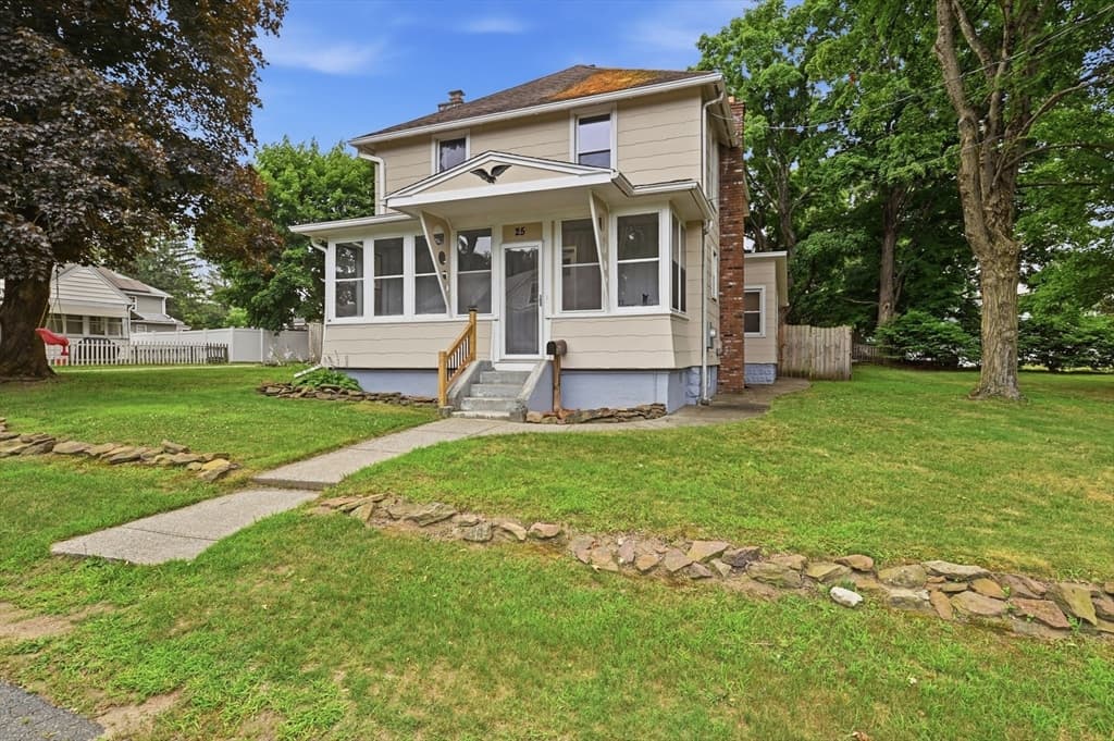 25 Pineywood Ave, Wilbraham MA 01095 photo 2