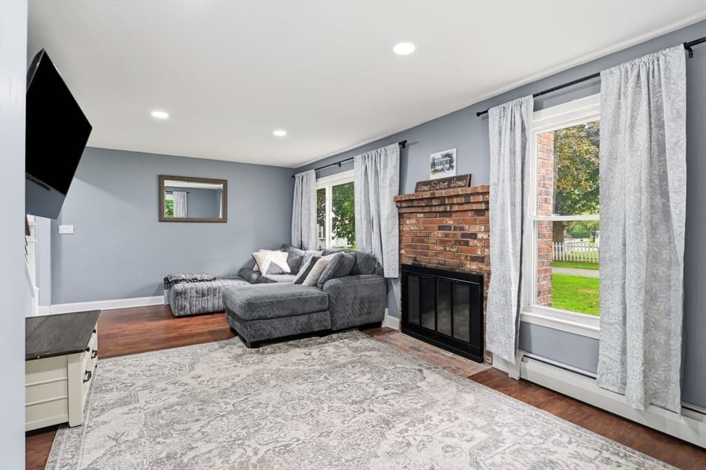 25 Pineywood Ave, Wilbraham MA 01095 photo 11