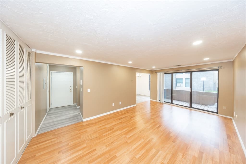 30 Shrewsbury Greens Dr # G, Shrewsbury MA 01545 photo 2