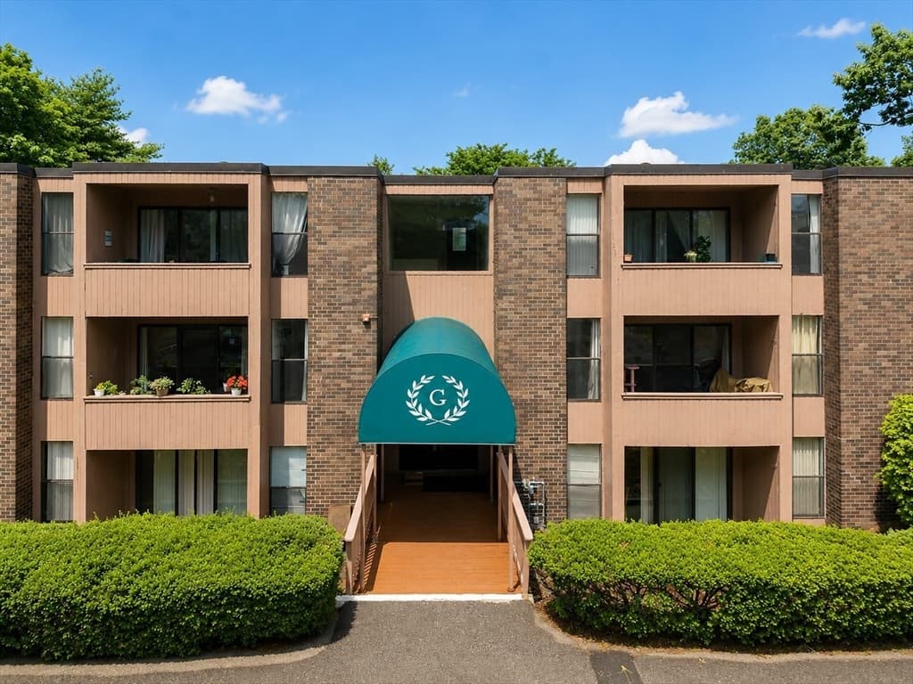 30 Shrewsbury Greens Dr # G, Shrewsbury MA 01545