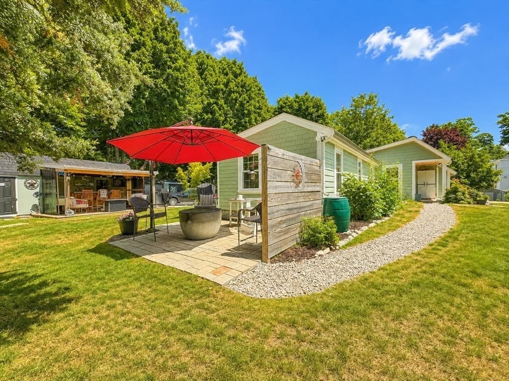 978 Main St, Hanover MA 02339 photo 4