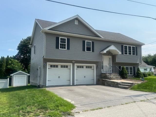 34 Carpenter Ave, Worcester MA 01605 photo 2