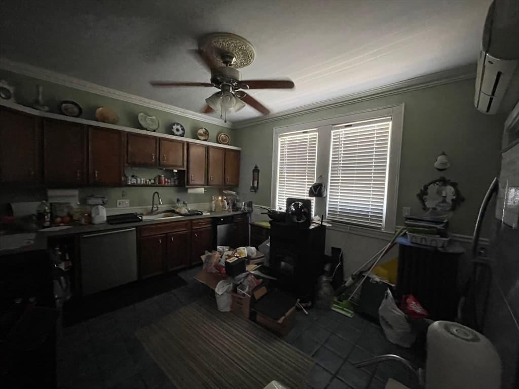 328 Highland St, Worcester MA 01608 photo 10