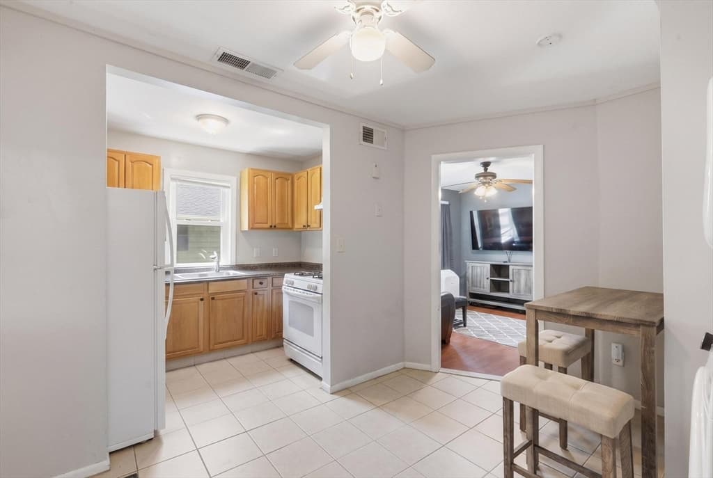 26 Calumet St, Peabody MA 01960 photo 16