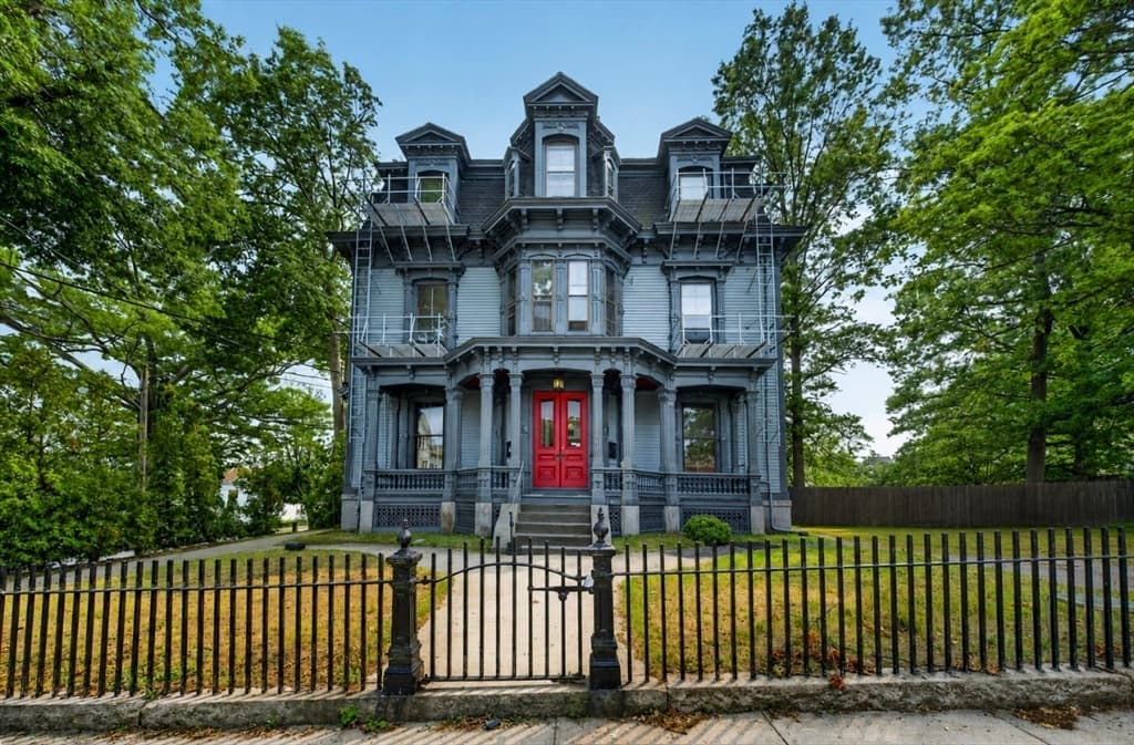 533 Locust St # 8, Fall River MA 02720
