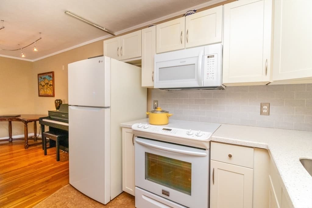 Condominium at 5 Cass Street # 12, Boston MA 02132, Boston, photo 9 of 30