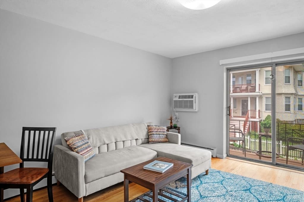 Condominium at 4 Robinwood Avenue # 6, Boston MA 02130, Boston, photo 12 of 33