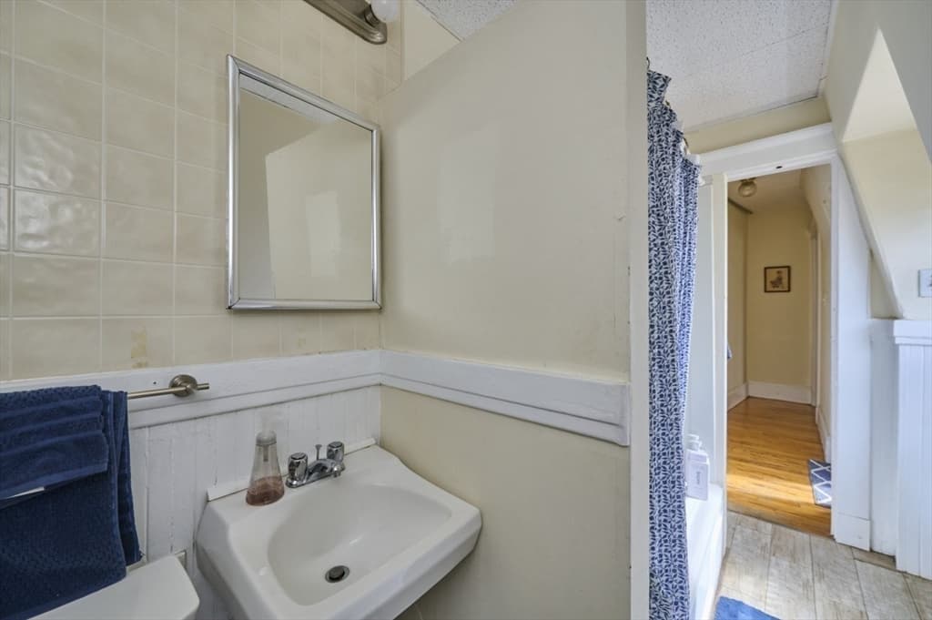 408-410 Crescent St, Waltham MA 02453 photo 31