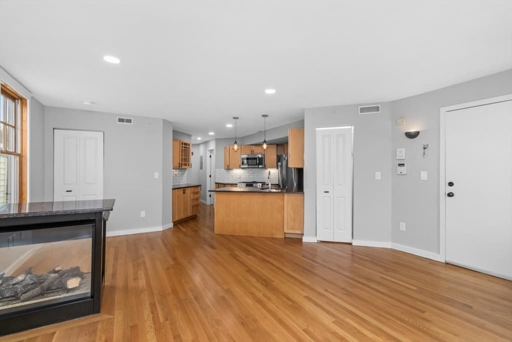 40 Baxter St # 7, Boston MA 02127 photo 7