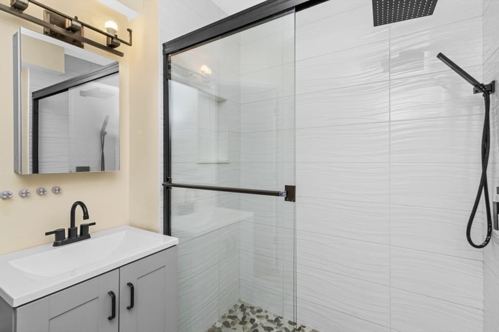 40 Baxter St # 7, Boston MA 02127 photo 11