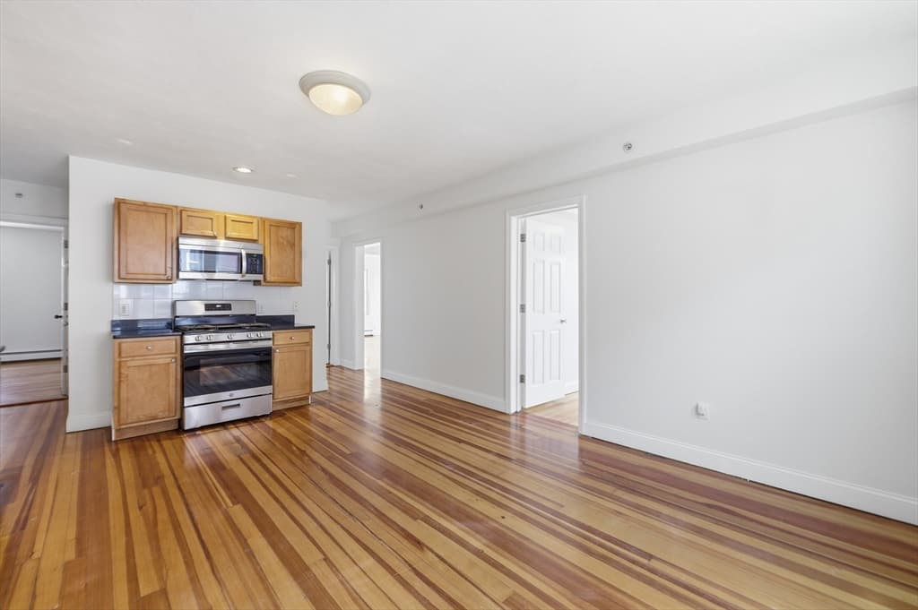 Condominium at 41 Harbor St # 4, Salem MA 01970, Salem, photo 4 of 39