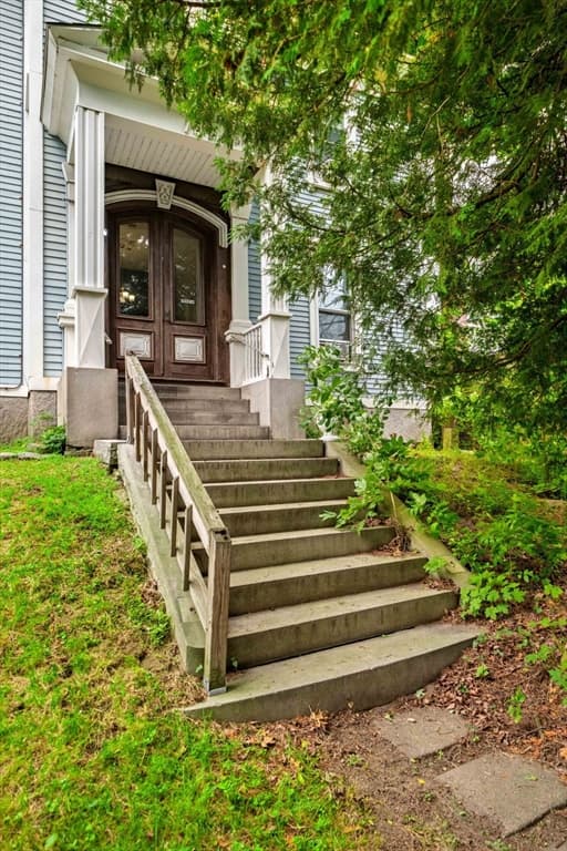 7 Maple Ave, Haverhill MA 01830 photo 3
