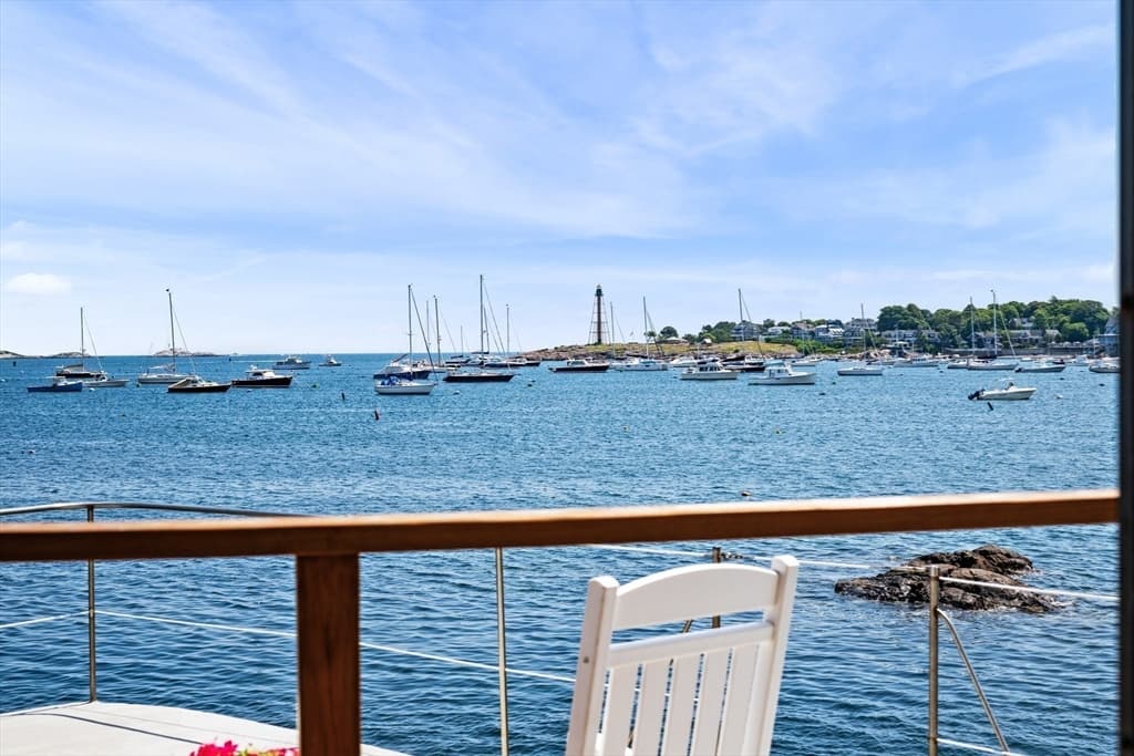 137R Front, Marblehead MA 01945 photo 9