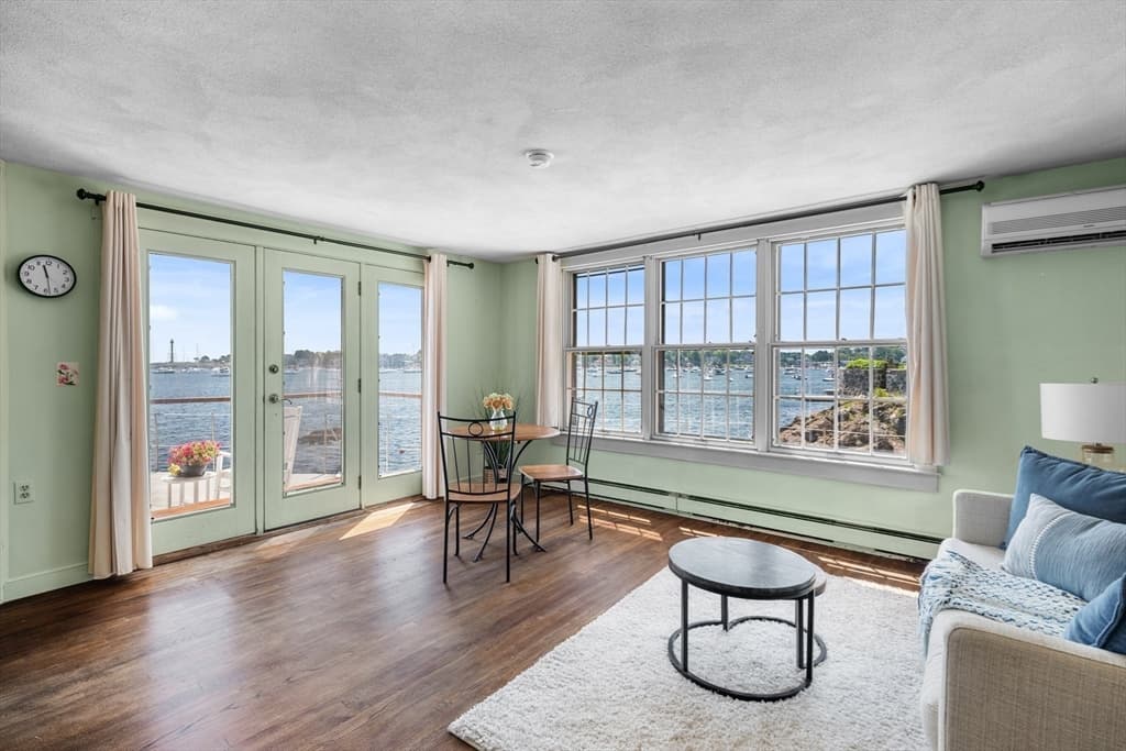 137R Front, Marblehead MA 01945 photo 14