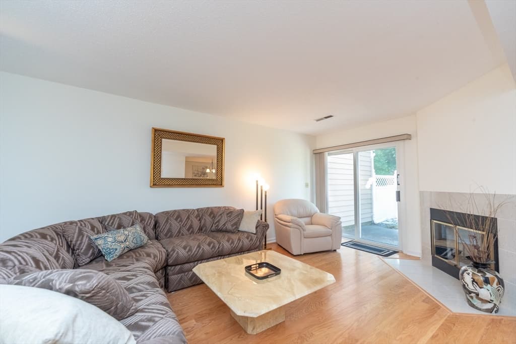 8 Canvasback Way # 8, Walpole MA 02081