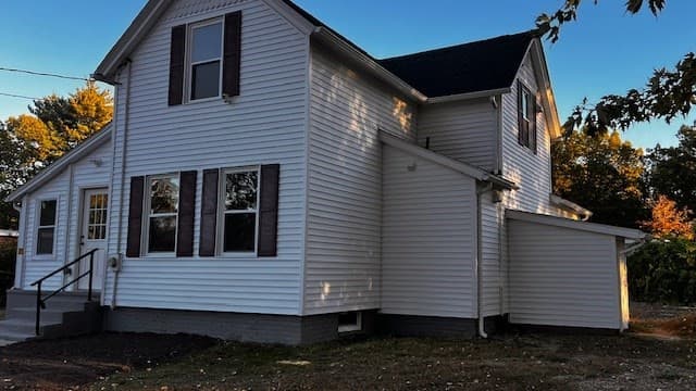 81 Mccarthy Ave, Chicopee MA 01020 photo 2