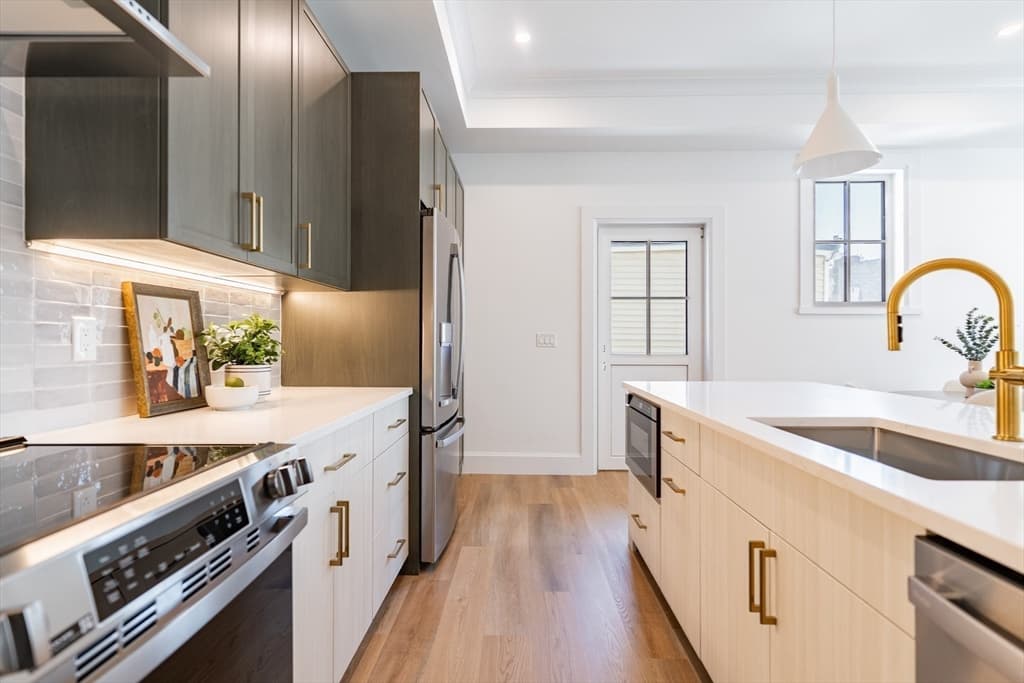 Condominium at 13 Bird St # 2, Boston MA 02125, Boston, photo 9 of 20