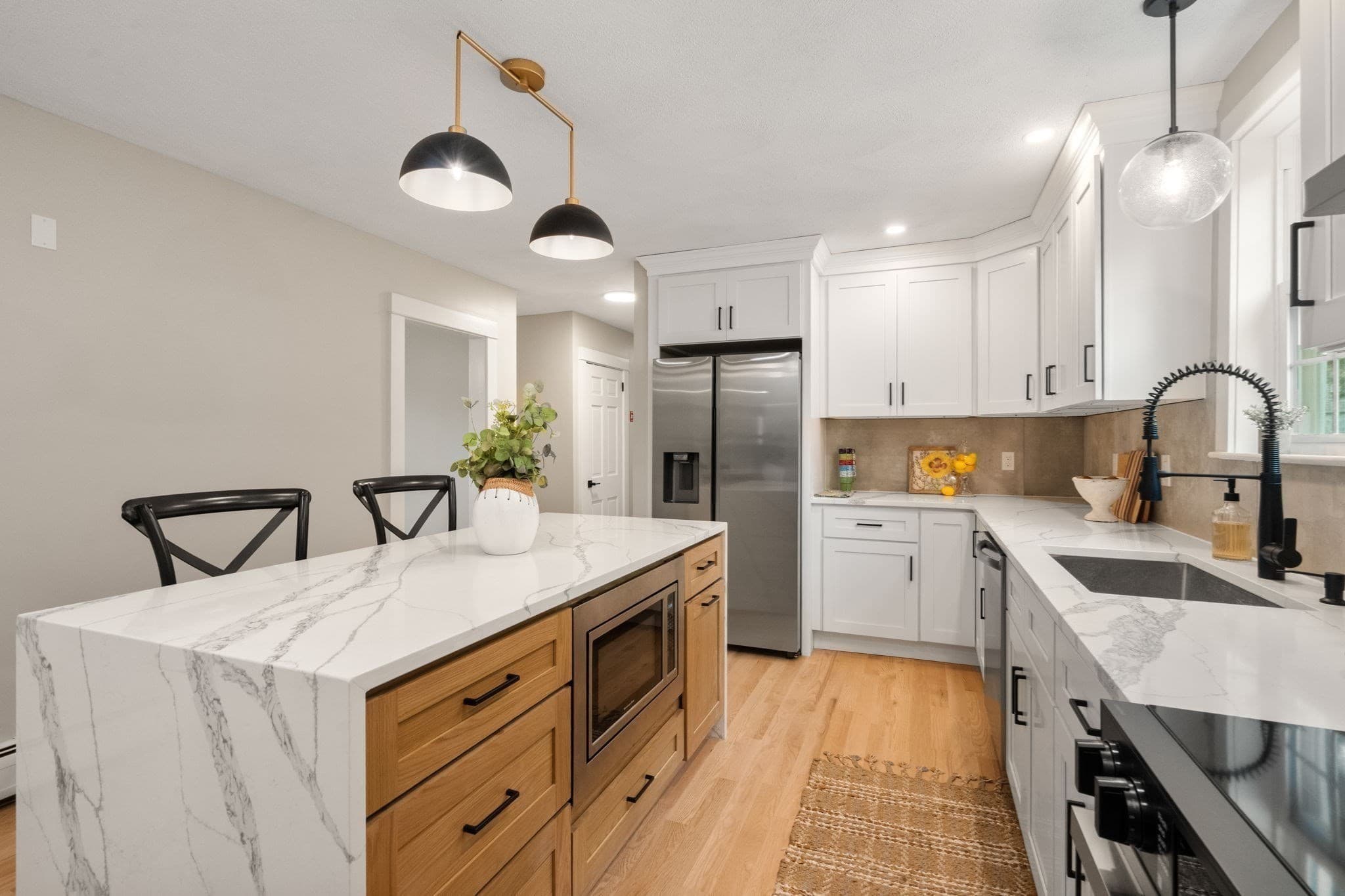 Single Family Residence at 125 Bayview Ave, Berkley MA 02779, Berkley, photo 7 of 39