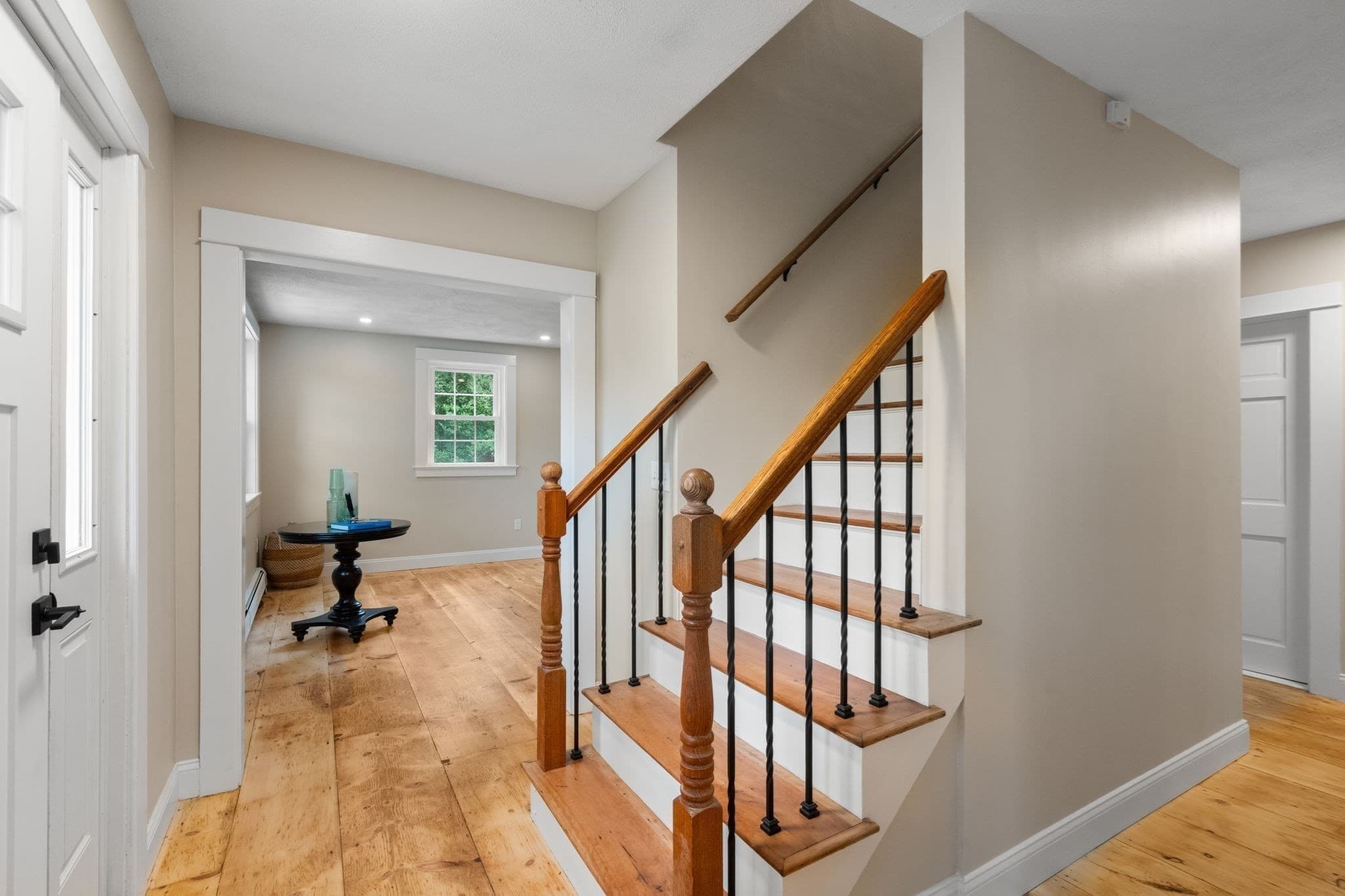 Single Family Residence at 125 Bayview Ave, Berkley MA 02779, Berkley, photo 14 of 39