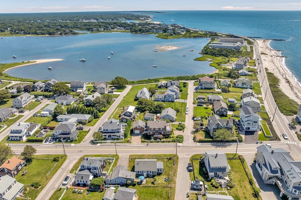 411 Maravista Ave, Falmouth MA 02536 photo 9