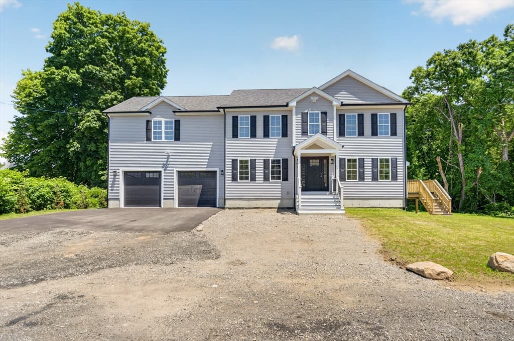 44 Slade St, Dartmouth MA 02747 photo 3