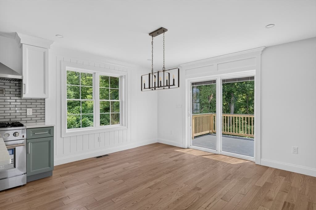 44 Slade St, Dartmouth MA 02747 photo 9