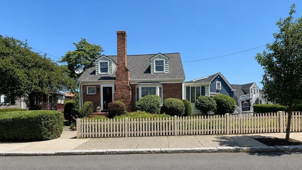 211 Grovers Ave, Winthrop MA 02152