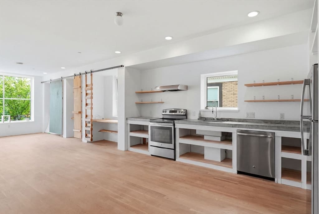 Condominium at 21 Lamartine St # 3, Boston MA 02130, Boston, photo 4 of 16