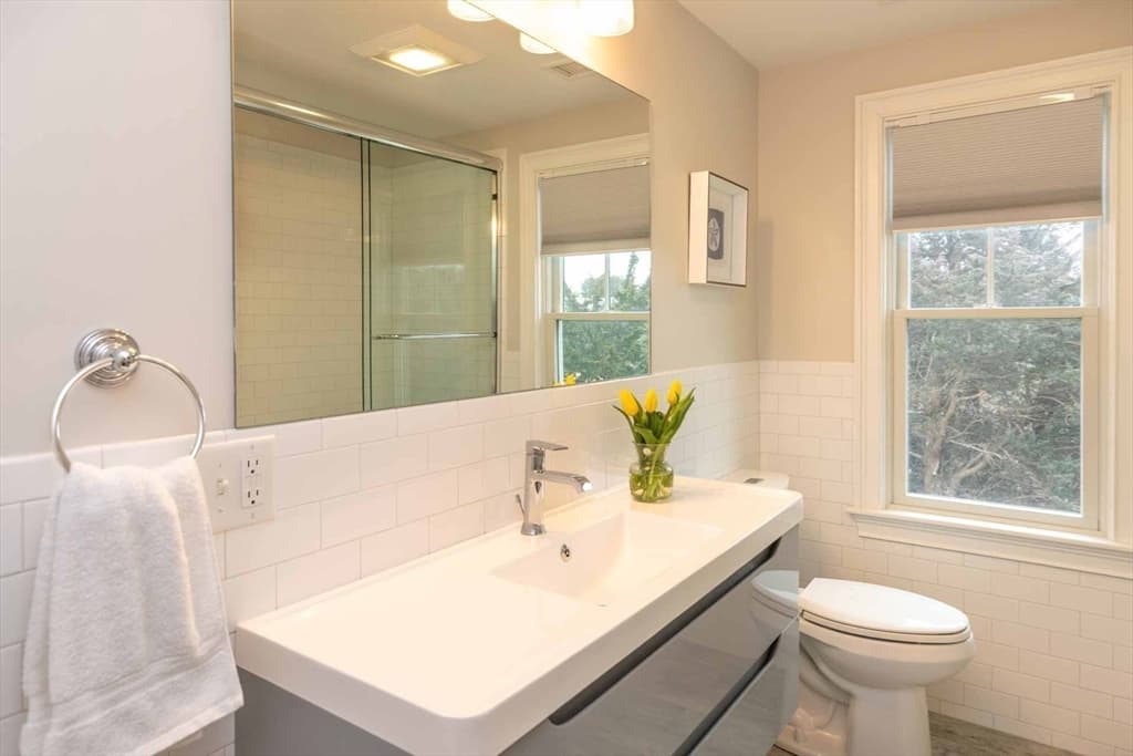 Single Family Residence at 28 Beach Rd, Oak Bluffs MA 02557, photo 33 of 40