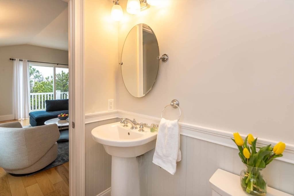 Single Family Residence at 28 Beach Rd, Oak Bluffs MA 02557, photo 15 of 40