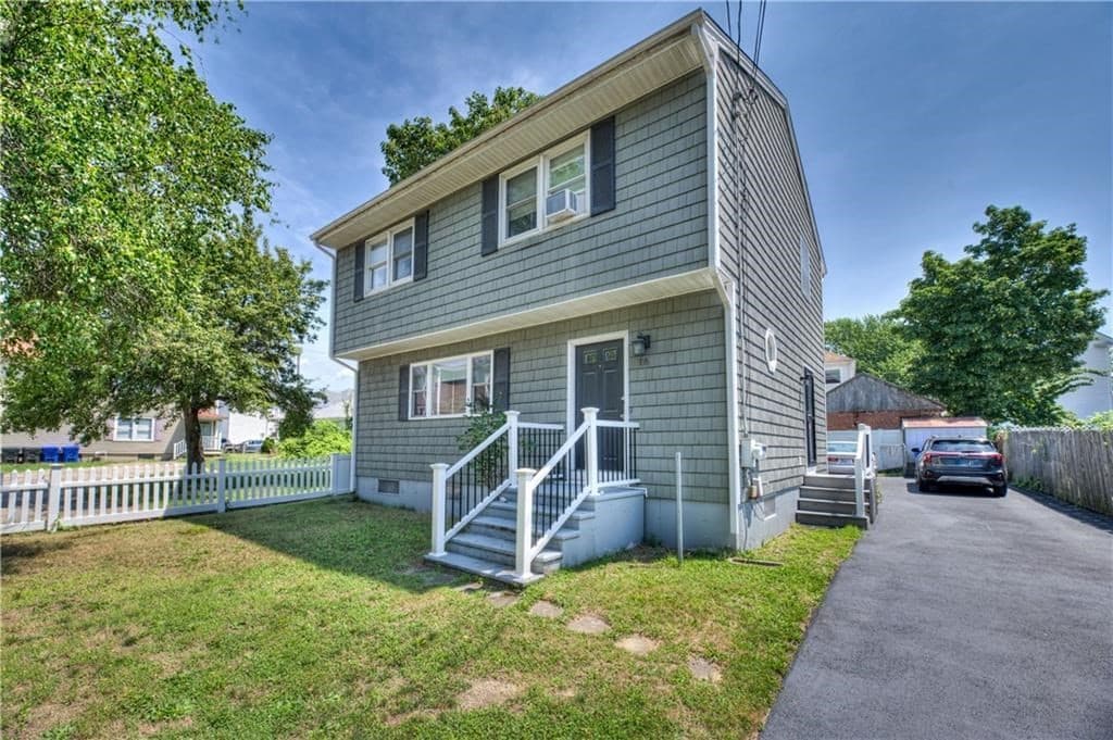 16 Arlington Ave, Warren RI 02885 photo 2