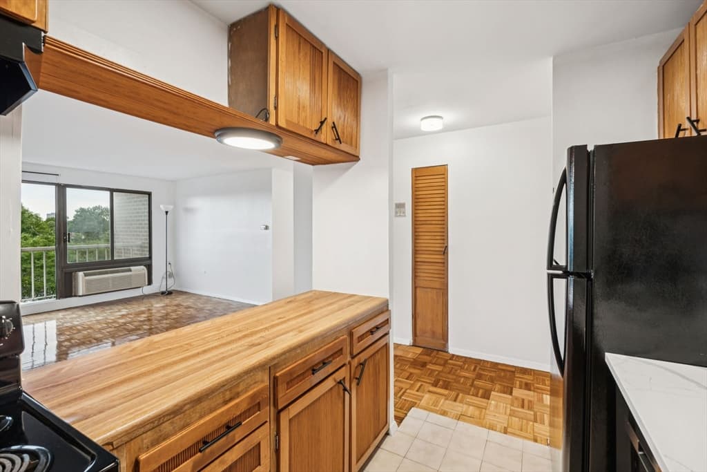 1105 Massachusetts Ave # 6A, Cambridge MA 02138 photo 5