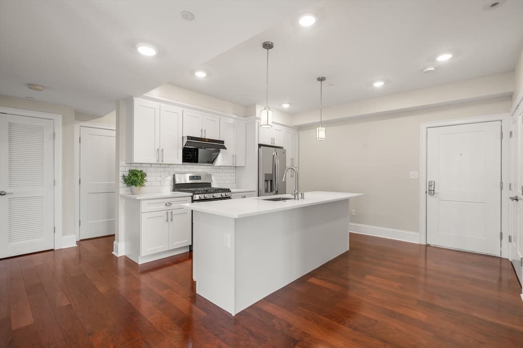 18 Johnson Ave # 3, Quincy MA 02169 photo 5