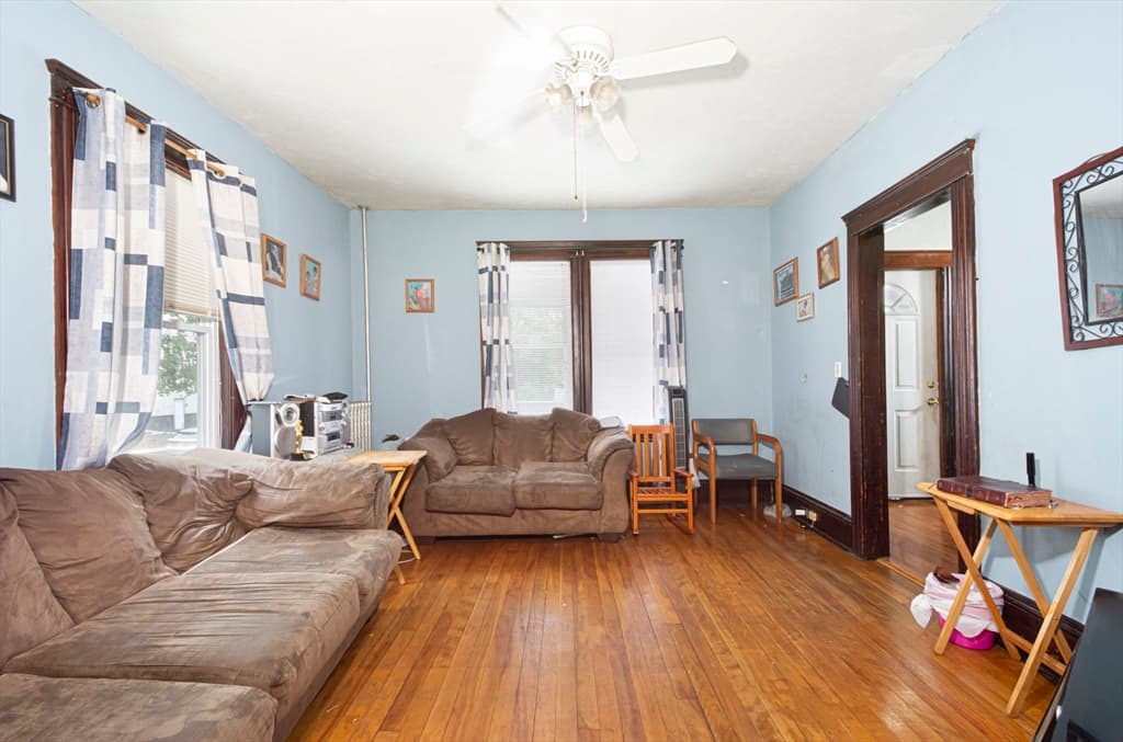 7 Clarence St, Worcester MA 01610 photo 9