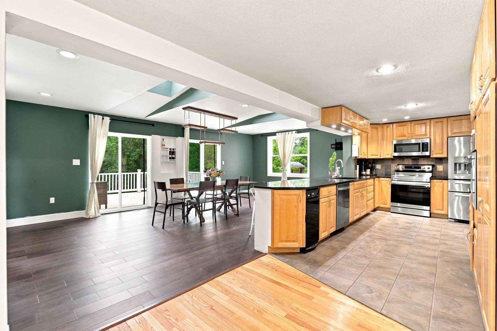 73 Glendale Rd, Hampden MA 01036