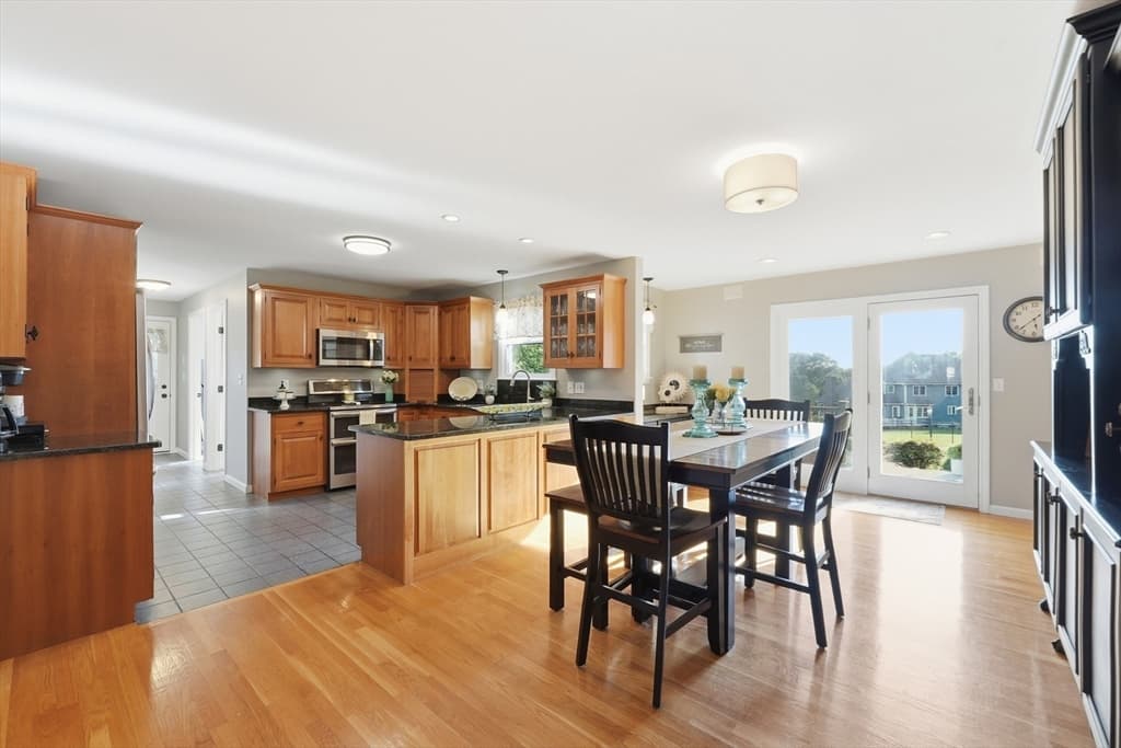 45 Boylston Circle, Shrewsbury MA 01545 photo 4