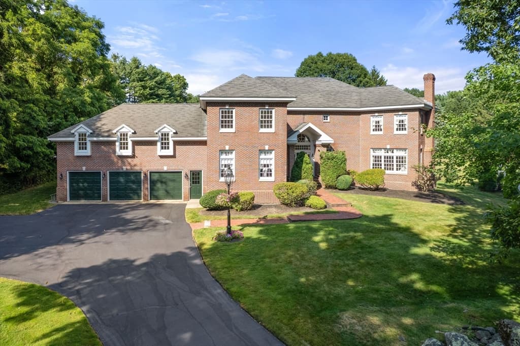 16 Longmeadow Rd, Milton MA 02186