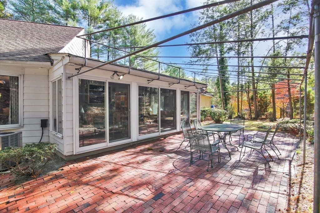 208 Tanglewood Dr, Longmeadow MA 01106 photo 36