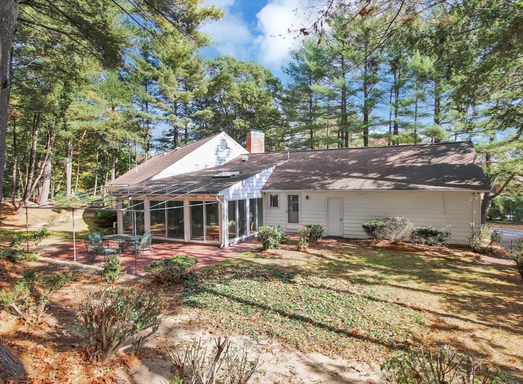 208 Tanglewood Dr, Longmeadow MA 01106 photo 38