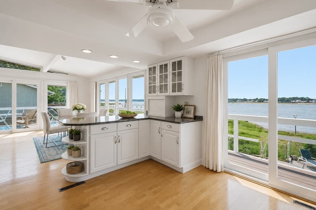 79 Edgewater Dr, Wareham MA 02571 photo 5