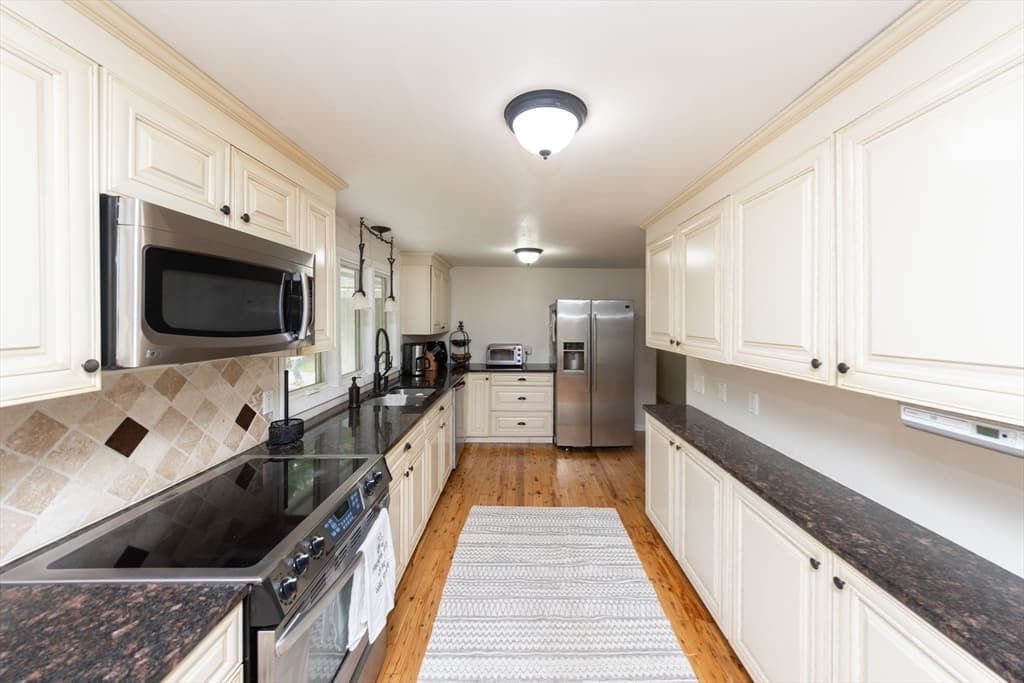 92 Brook St, Hudson MA 01749 photo 14