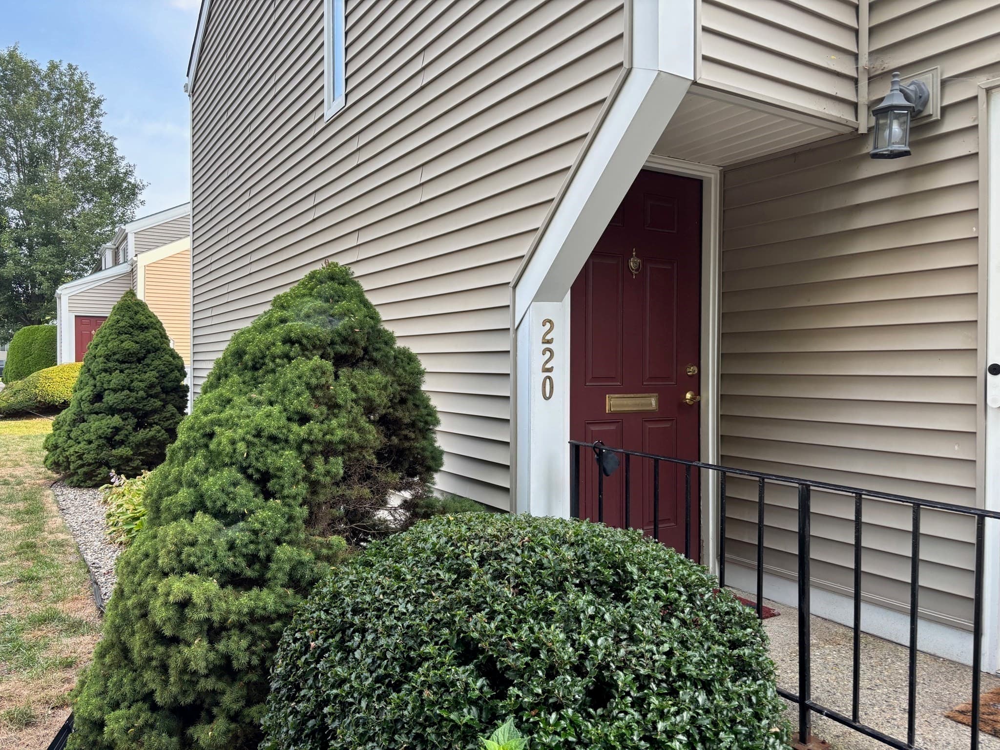 Condominium at 220 Nassau Drive # 220, Springfield MA 01129, Springfield, photo 2 of 25